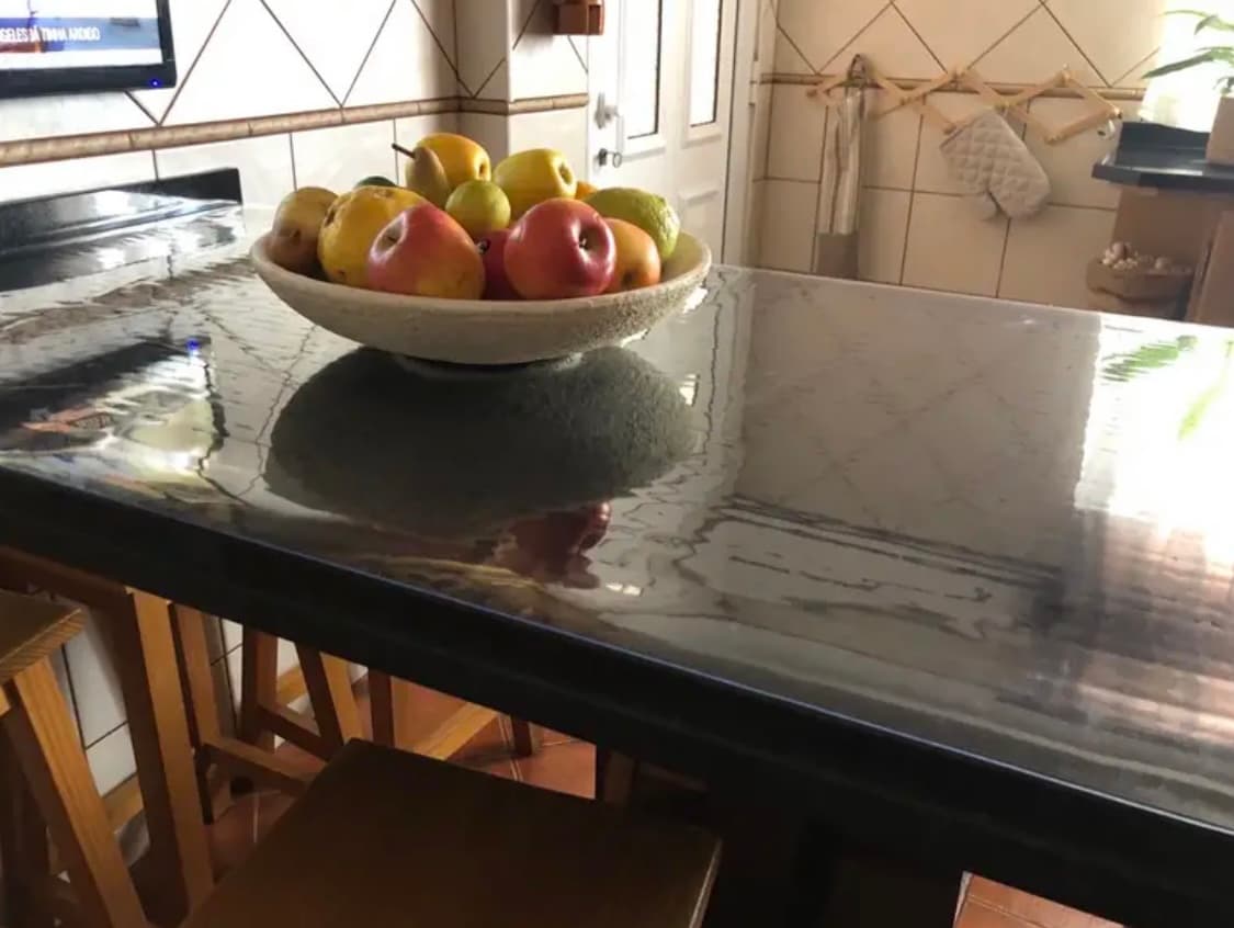Zaštitna podloga od mekog stakla u interijeru kupca — fotografija 44